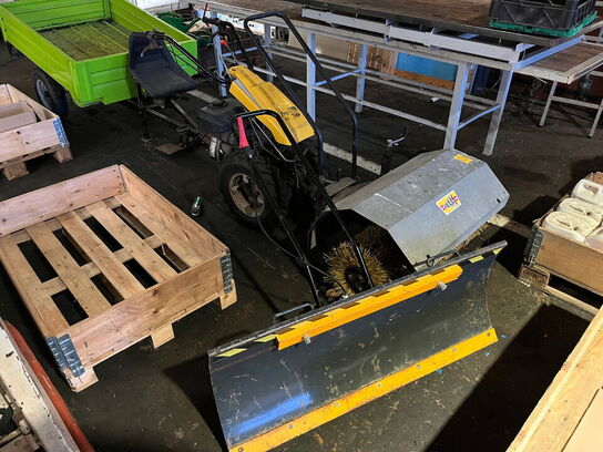 Redskabsbærer, TEXAS PRO TRAC 700,  med kost og skrabeblad