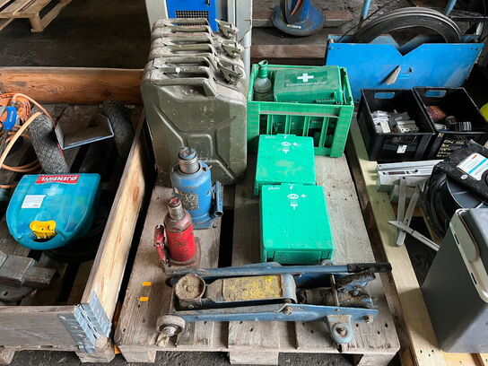 Indholdet på pallen