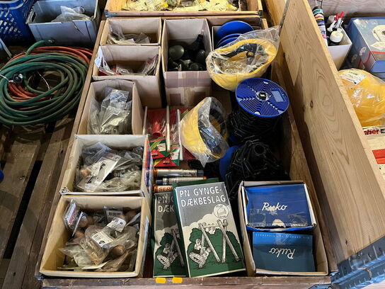 Indholdet på pallen