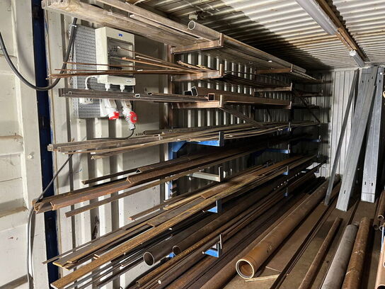 Indhold i container af rustfri, aluminium samt stang jern