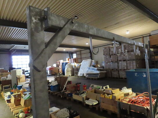 Tørrestativ med kroge til ophæng 