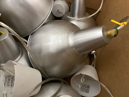 4 stk. kasser med indhold