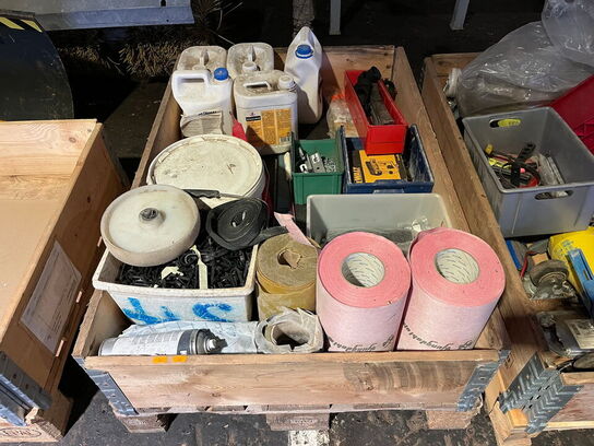 Indholdet på pallen