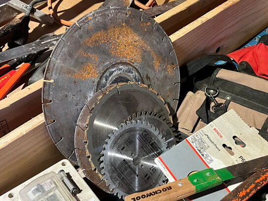 Indholdet på pallen