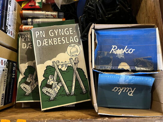 Indholdet på pallen