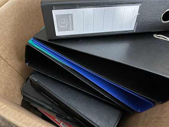 4 stk. kasser med indhold