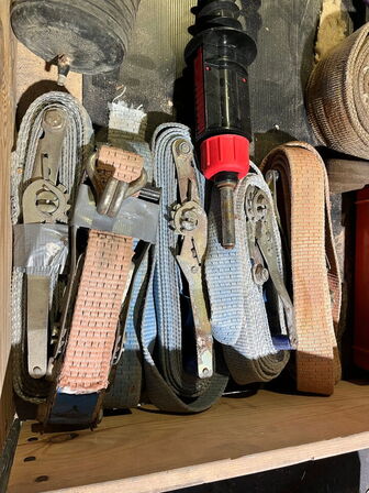 Indholdet på pallen