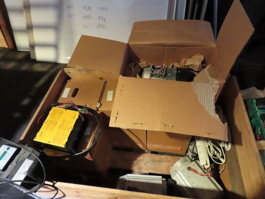 7 stk. el-motorer KPL N/6452A samt lader