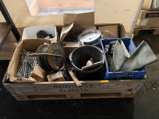 Indholdet på pallen