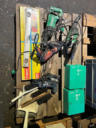 Indholdet på pallen