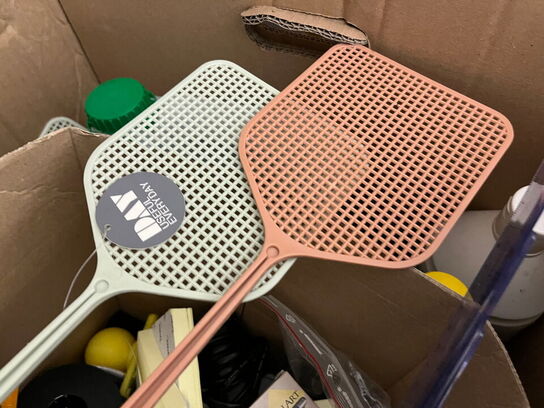 4 stk. kasser med indhold