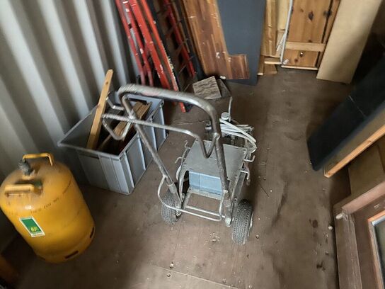 20 fods container med indhold UDLEVERING EFTER AFTALE