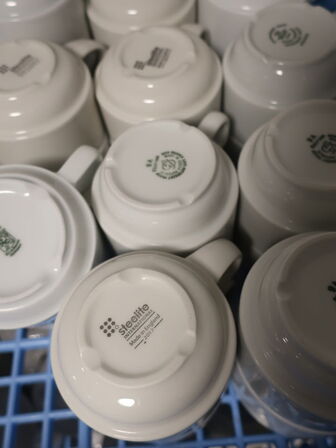 5 bakker m. blandede kaffekopper