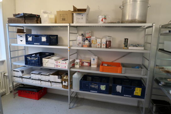 2 stk. fødevarereoler med div. Fødevarer, gryde m.m.