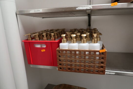 2 stk. kasser med dispenserer