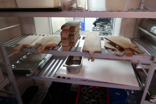 Div. Fade, skærebrætter, skåle, gastrobakker m.m.