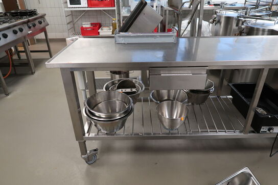 Rustfri stålbord med el. hæve/sænke funktion uden indhold