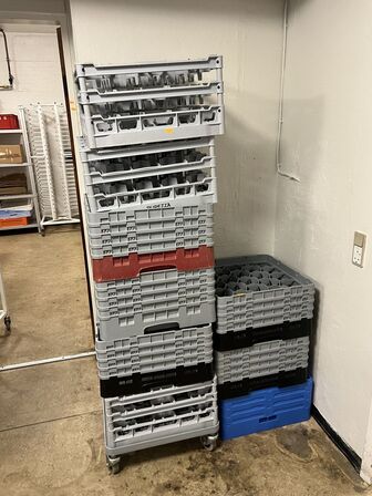 Vogn til vaskebakker inkl. div. vaskebakker