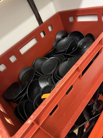 4 ks. m. div. køkkenredskaber m.v.