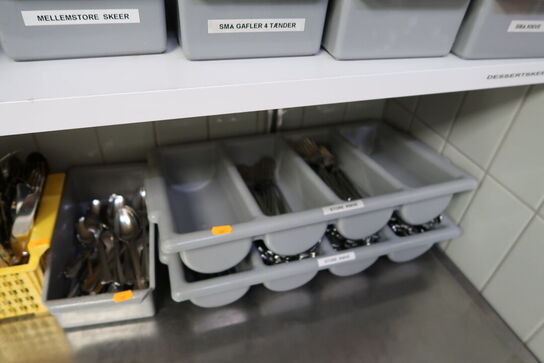 Div. Bestik samt kasser til bestik