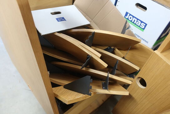 Reolsystemer og butiksinventar fra hel butik