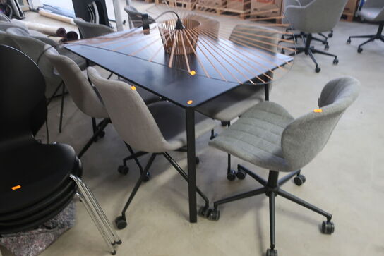 Spisebord samt 5 stk. stole