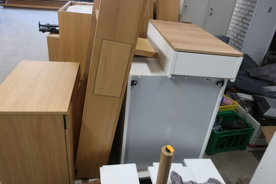 Reolsystemer og butiksinventar fra hel butik