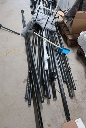 Reolsystemer og butiksinventar fra hel butik