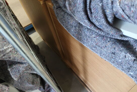 Reolsystemer og butiksinventar fra hel butik