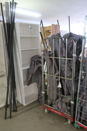 Reolsystemer og butiksinventar fra hel butik