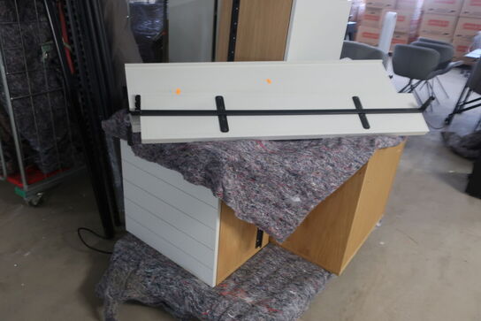 Reolsystemer og butiksinventar fra hel butik