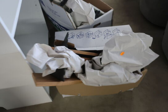 Reolsystemer og butiksinventar fra hel butik