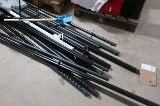 Reolsystemer og butiksinventar fra hel butik