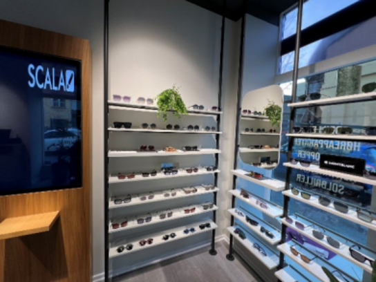 Reolsystemer og butiksinventar fra hel butik