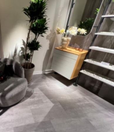 Reolsystemer og butiksinventar fra hel butik