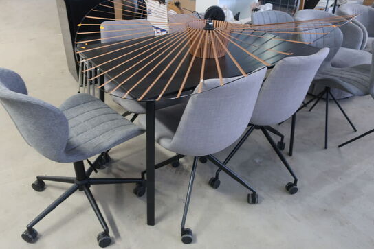 Spisebord samt 5 stk. stole