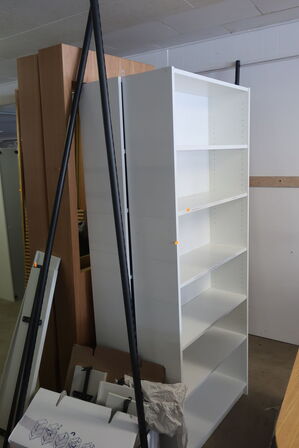 Reolsystemer og butiksinventar fra hel butik