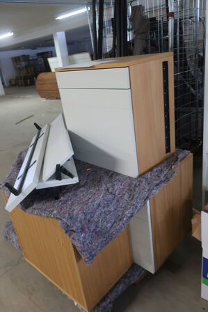 Reolsystemer og butiksinventar fra hel butik