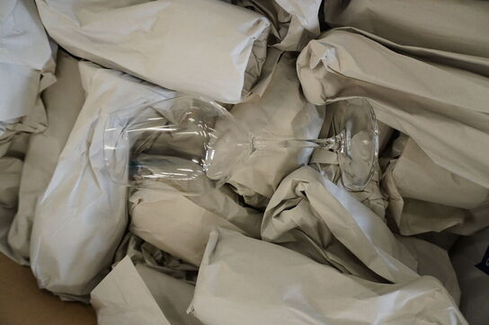 Indhold fra køkken og rengøringsskabe