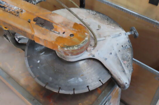 2 stk. Betonskærer PARTNER & HUSQVARNA K2500