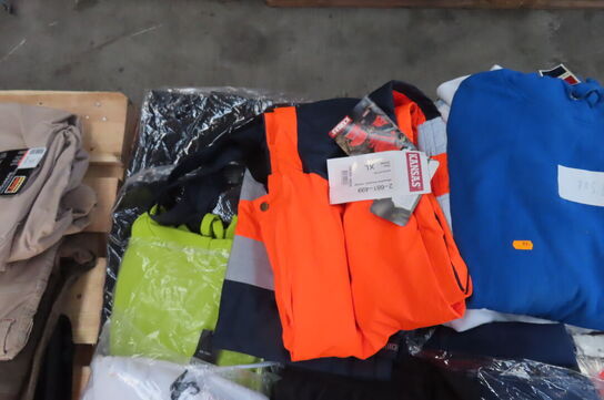 Palle med diverse tøj