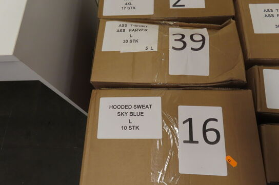 8 kasser tøj, poser & caps