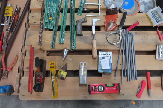 Palle med diverse håndværktøj