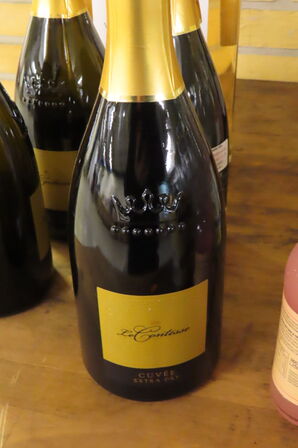 Diverse flasker alkohol, mixer, øl, m.v.