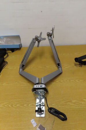 2 stk. Ophæng til computerskæm