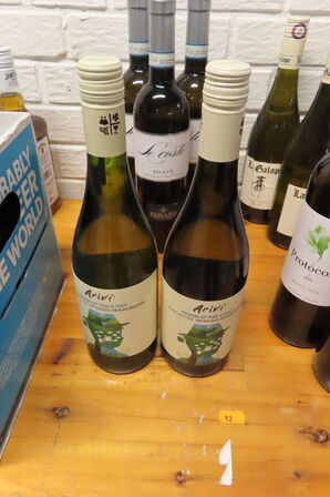 Diverse flasker alkohol, mixer, øl, m.v.