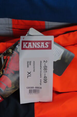 Palle med diverse tøj