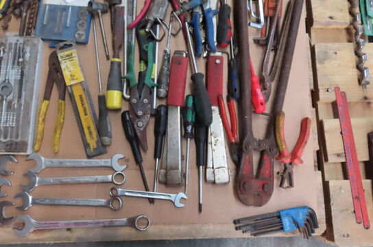 Palle med diverse håndværktøj