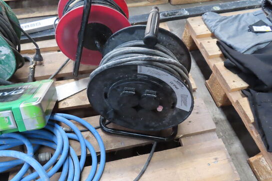 Parti kabeltromler, topnøglesæt, m.v.