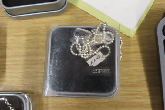 Stort parti diverse smykker ESPRIT